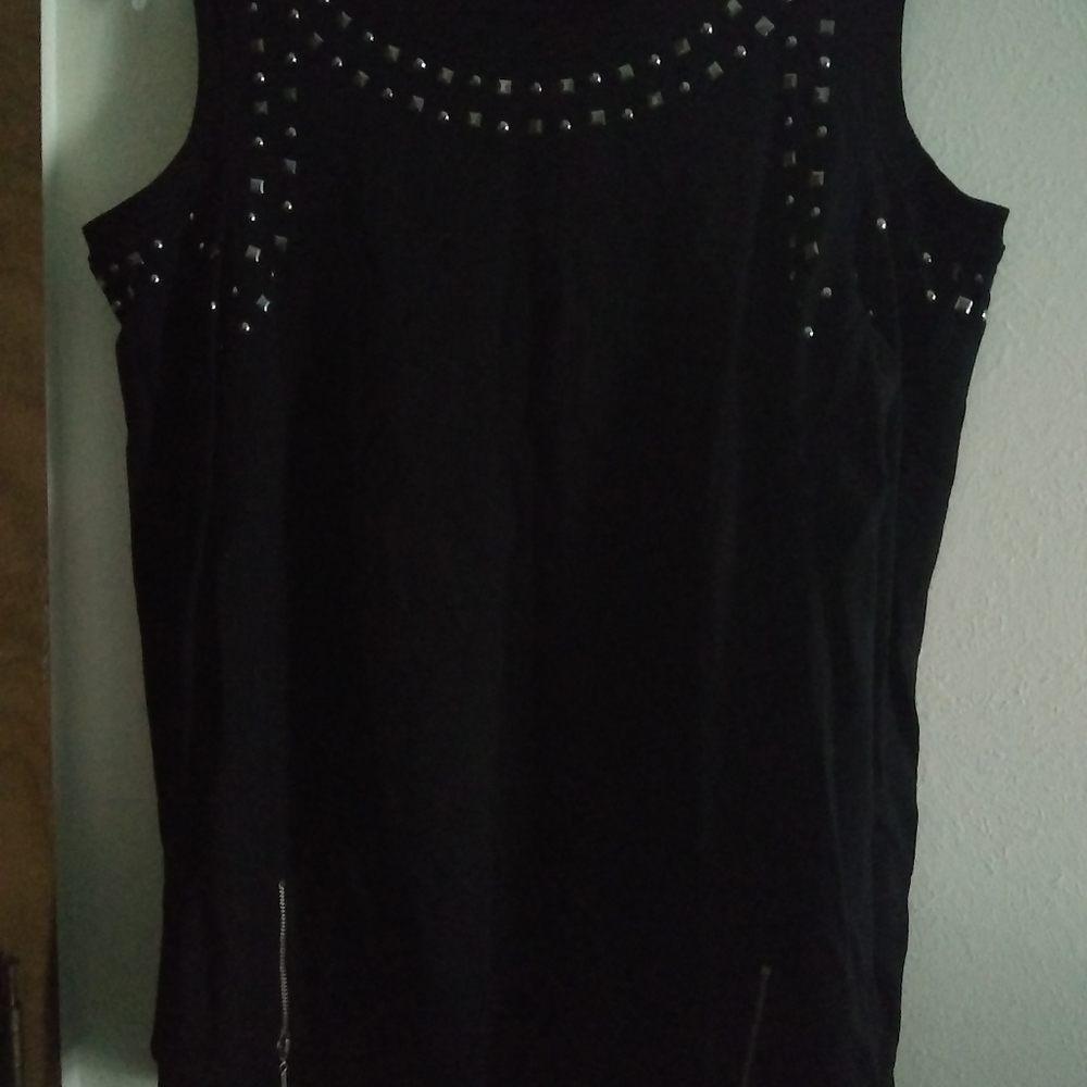 Cold shoulder top